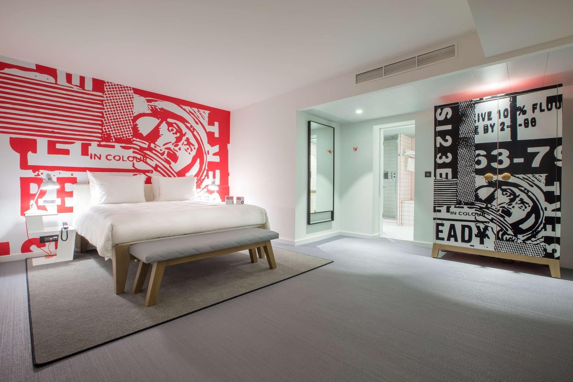 Radisson Red Brussels Hotel Ixelles Ngoại thất bức ảnh