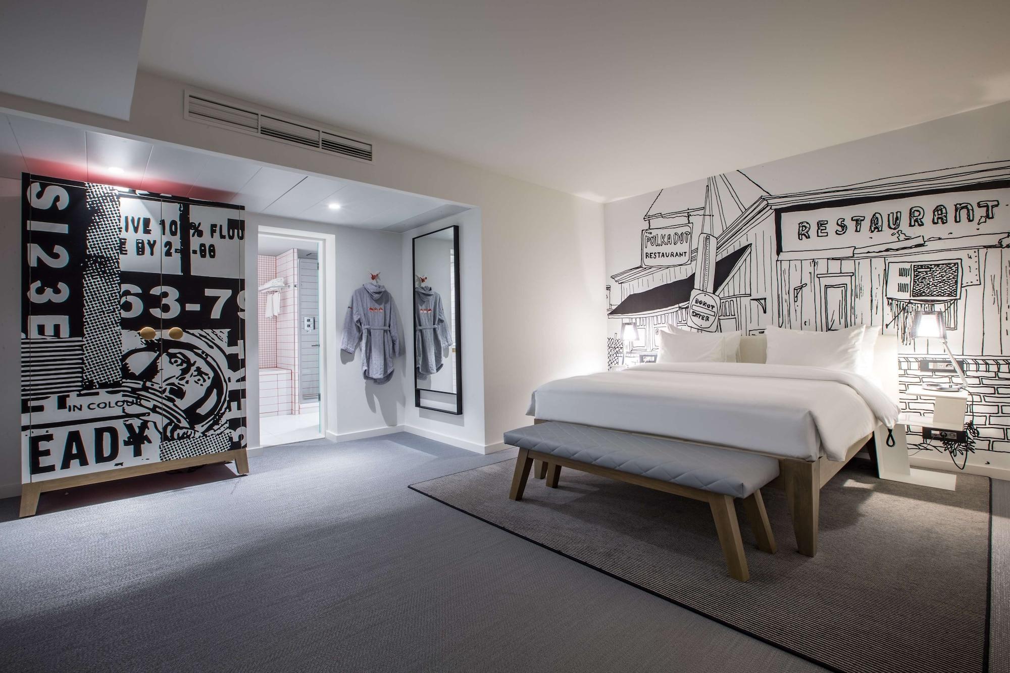 Radisson Red Brussels Hotel Ixelles Ngoại thất bức ảnh