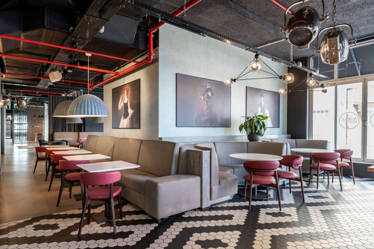 Radisson Red Brussels Hotel Ixelles Ngoại thất bức ảnh