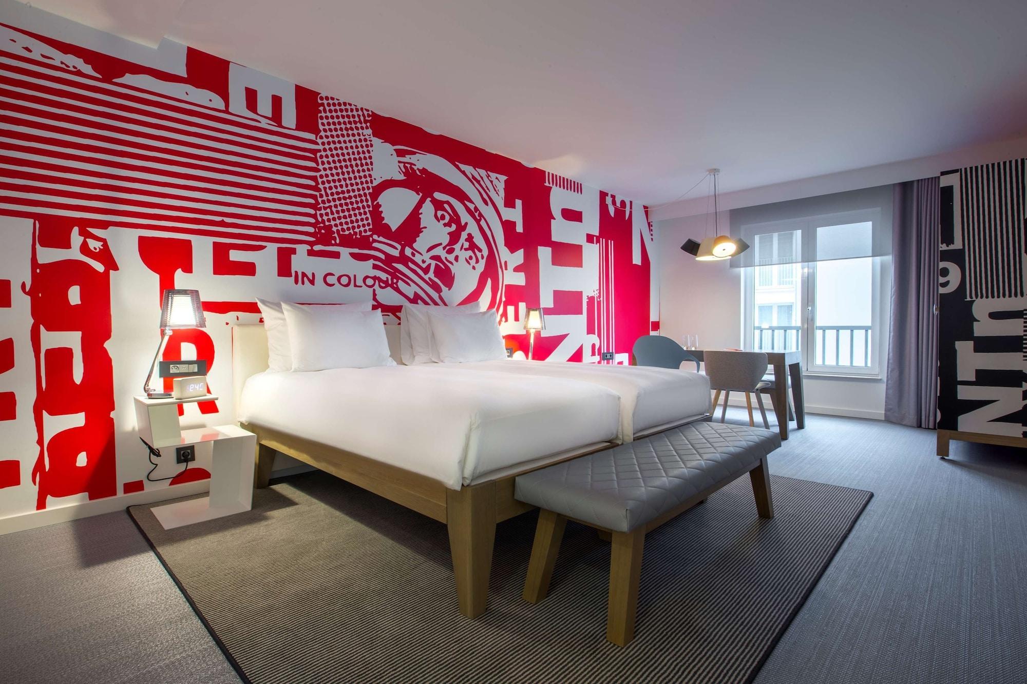 Radisson Red Brussels Hotel Ixelles Ngoại thất bức ảnh