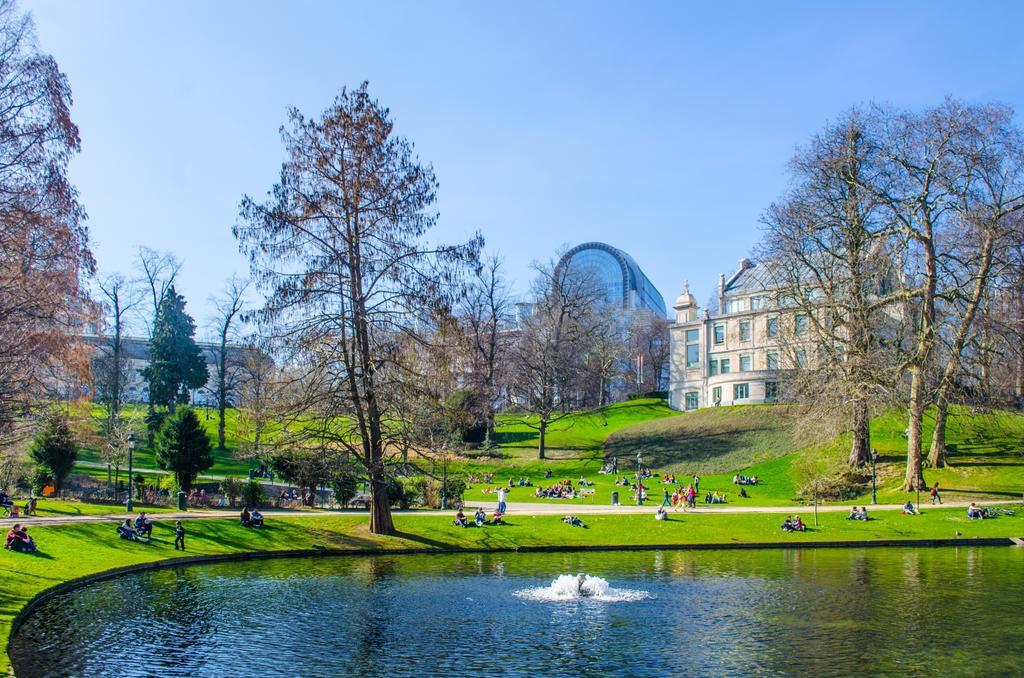 Radisson Red Brussels Hotel Ixelles Ngoại thất bức ảnh