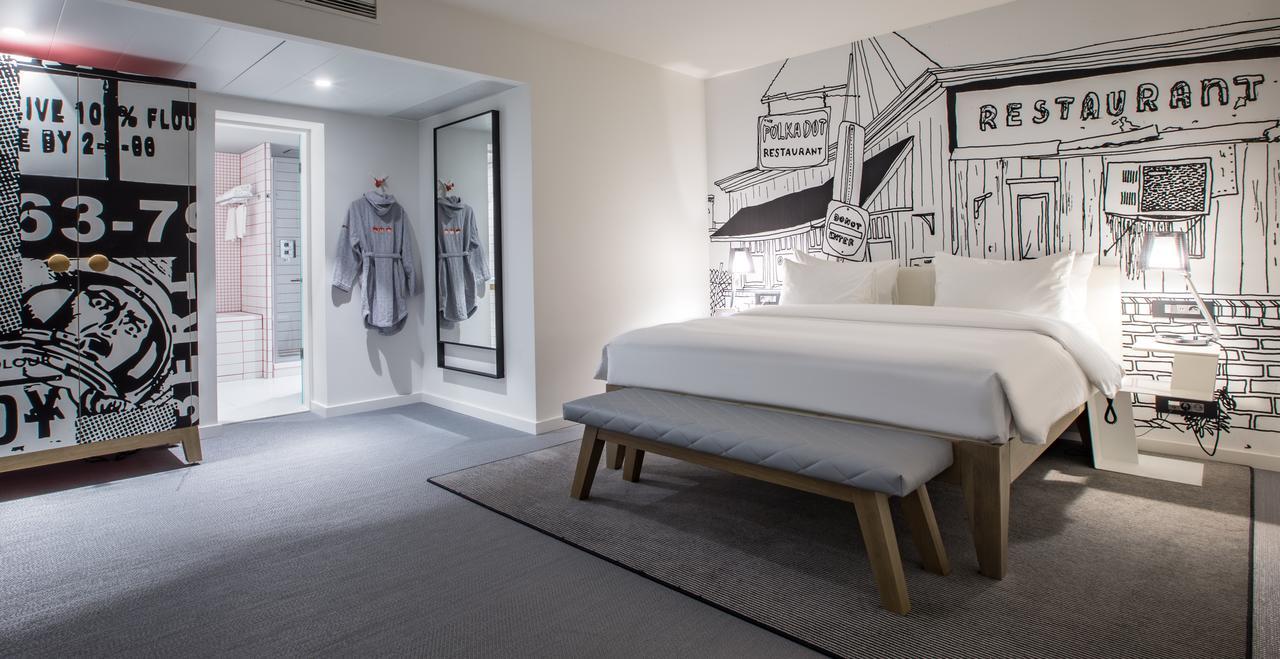 Radisson Red Brussels Hotel Ixelles Ngoại thất bức ảnh