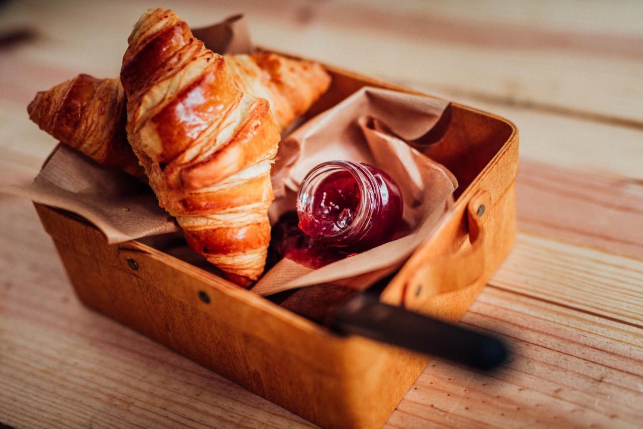 Radisson Red Brussels Hotel Ixelles Ngoại thất bức ảnh