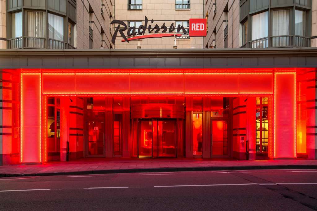 Radisson Red Brussels Hotel Ixelles Ngoại thất bức ảnh