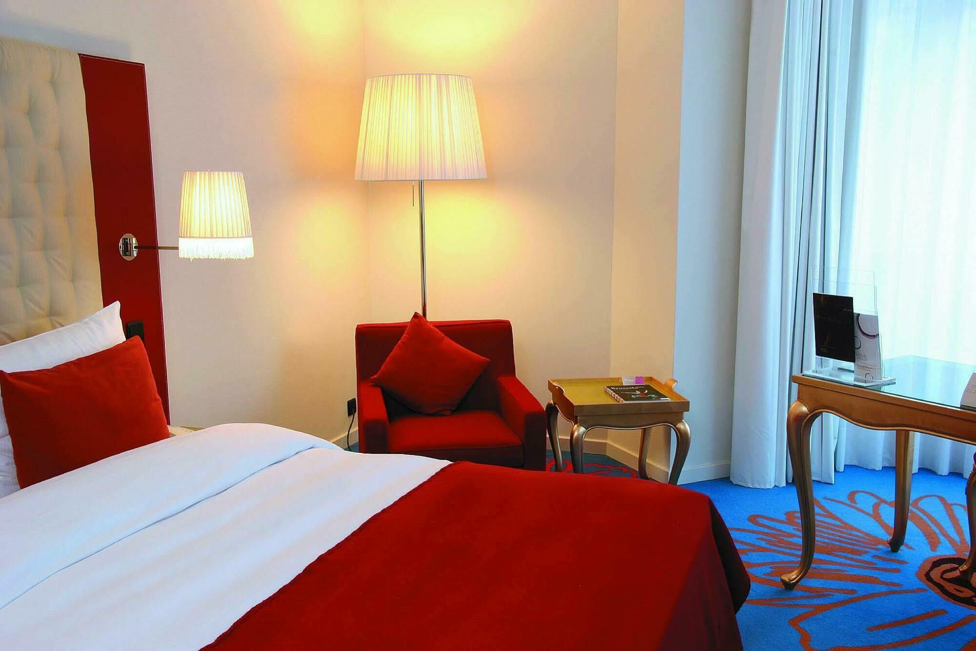 Radisson Red Brussels Hotel Ixelles Phòng bức ảnh